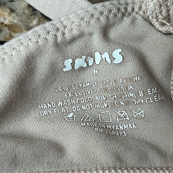 SKIMS Taupe Triangle Bralette M Nude Minimalist Wireless Lounge Bra Soft - Picture 6 of 7